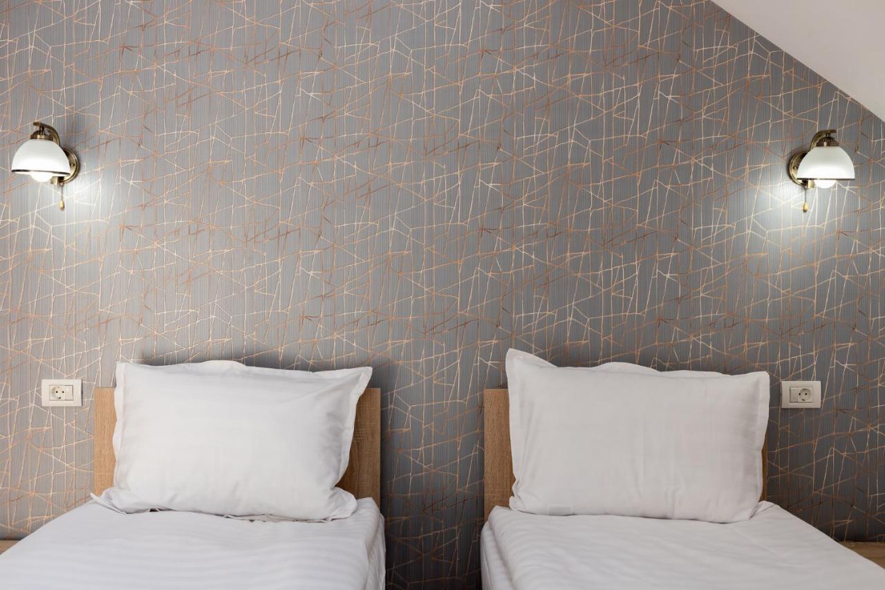 Marconi Guesthouse Hunedoara Bagian luar foto
