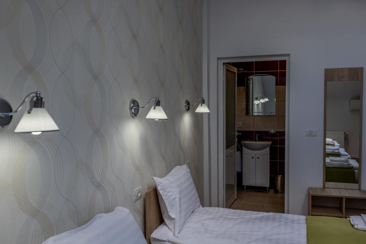 Marconi Guesthouse Hunedoara Bagian luar foto