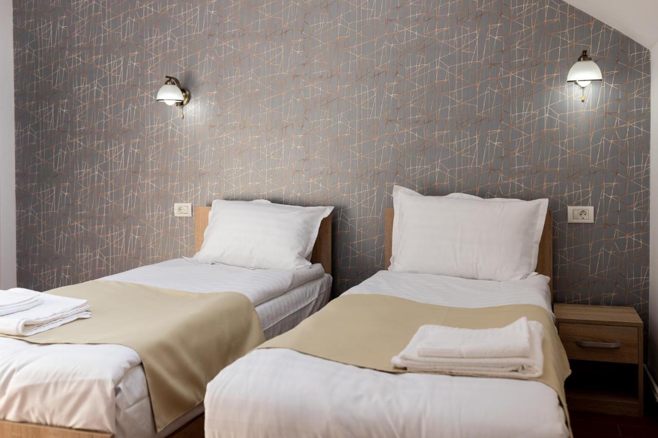 Marconi Guesthouse Hunedoara Bagian luar foto