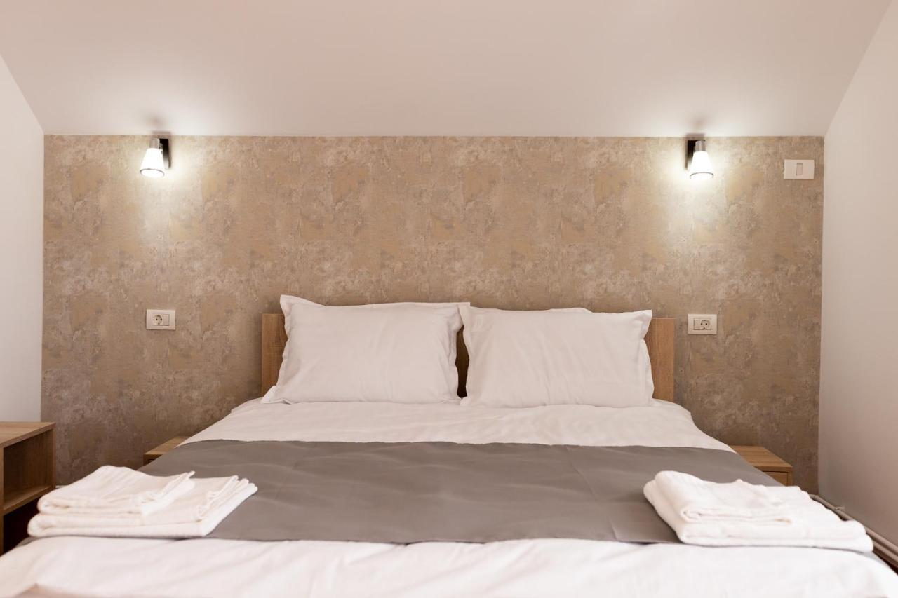 Marconi Guesthouse Hunedoara Bagian luar foto