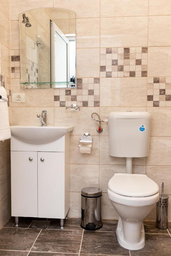 Marconi Guesthouse Hunedoara Bagian luar foto