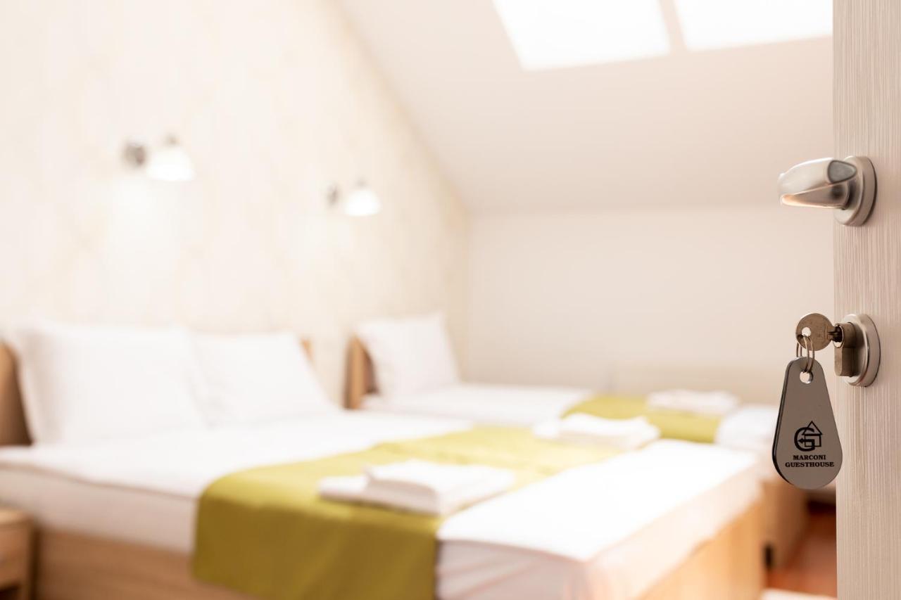 Marconi Guesthouse Hunedoara Bagian luar foto