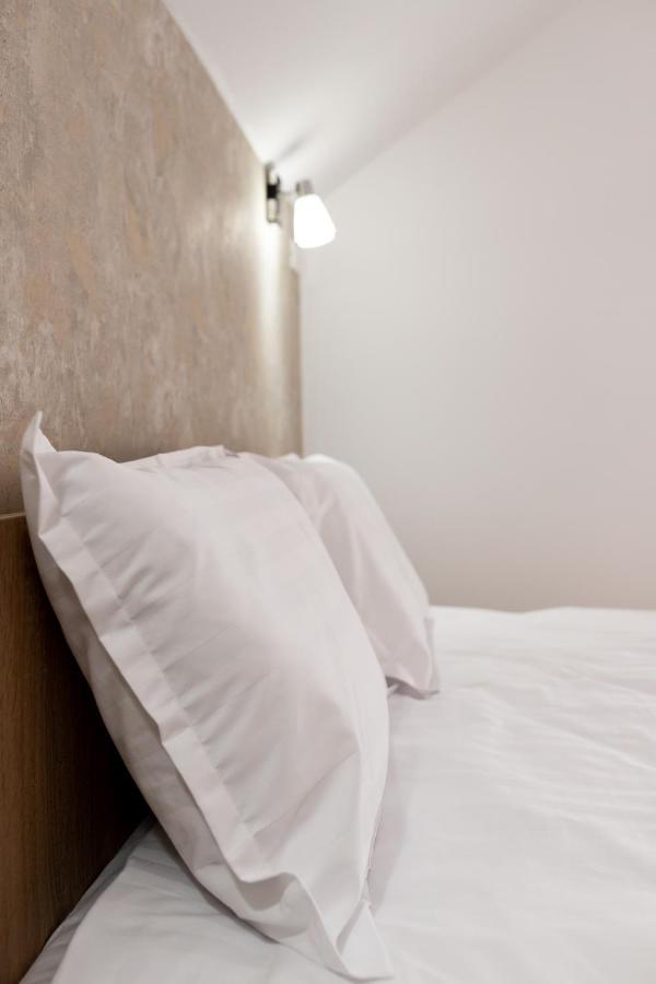 Marconi Guesthouse Hunedoara Bagian luar foto